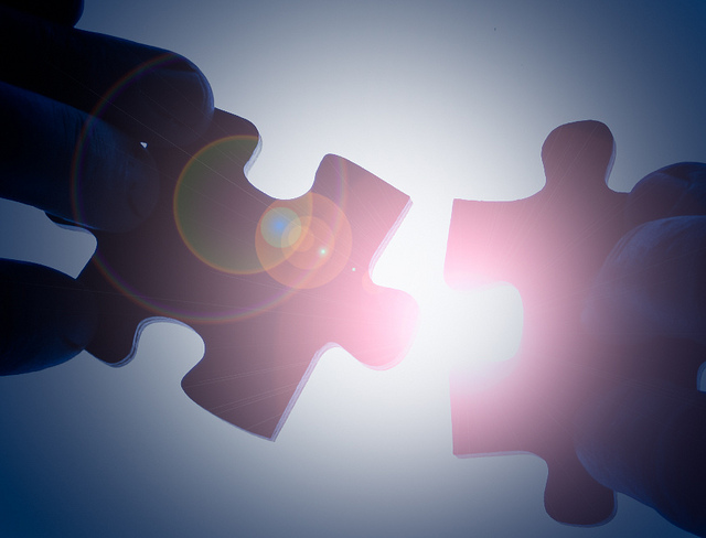 puzzle pieces to show product market fit